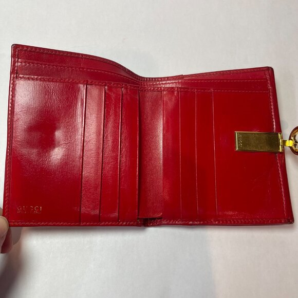 GUCCI Vintage Red Patent Leather Compact Wallet w/ Horseshoe Clasp - Preowned - Picture 3 of 14